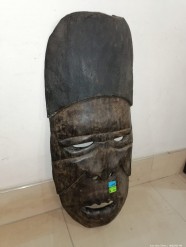Description 253 - Large Wooden African Mask
