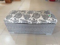 Description 2096 - 1 x Wicker Patio Bench with Cushion