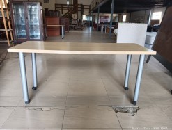 Description 4030 - Wooden Table with Wheels