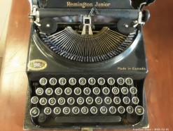 Description 786 - Remington Junior Typewriter