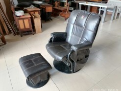 Description 2958 - Leatherette Recliner with Foot Stool