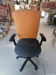 Description 2573 - Upholstered Office Chair on Wheels