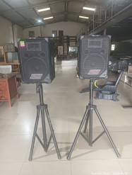 Description 3104 - 2 Ezee Speakers with Stands