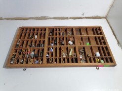 Description 2441 - Wonderful Printers Tray with Assorted Ornaments