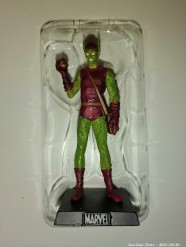 Description 227 - Marvel Collectable Figurine with Magazine - Green Goblin