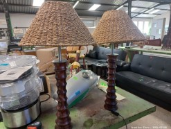 Description Lot 1100 -  Pair of lamps with turned wooden bases