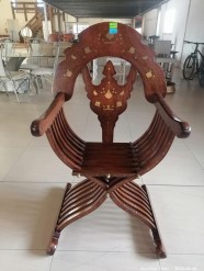 Description 1846 - 1 x Unusual Solid Wood Chair