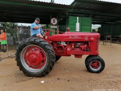Description 499 Tractor