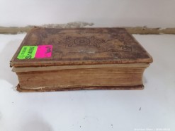 Description Lot 6049 - Antique Bible