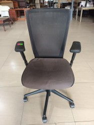 Description 3936 - Office Chair with Wheels