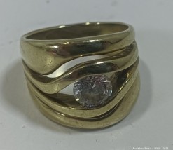 Description 4255 - 9 Carat Gold Ring with a Cubic Zirconia