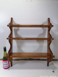 Description 5635 - Wooden Wall Shelves