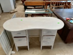 Description 1013 Vintage Desk with Drawers