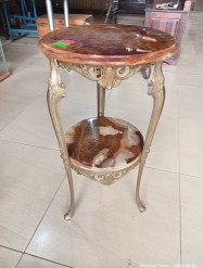 Description 4109 - Round Pedestal Table with Granite