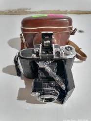 Description 2438 - Vintage Zeiss Camera in Leather Case