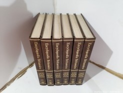 Description 1965 - Encyclopedia Britannica Yearbooks 1977 - 1982