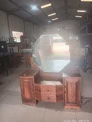 Description 3100 - Lovely Solid Wood Dressing Table with Mirror