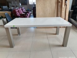 Description 2940 - Lovely Wooden Dining Room Table