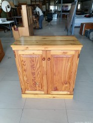 Description 4122 - Lovely Wooden Cupboard with Shelves