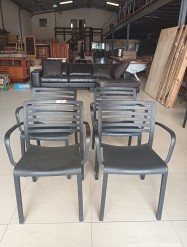 Description 2556 - 4 x Black Plastic Chairs
