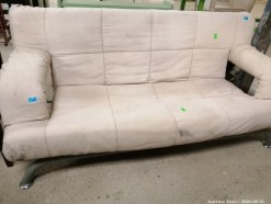 Description 520 Leather Couch