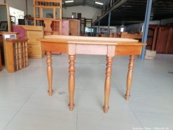 Description 4797 - Stunning Oval Solid Wood Entrance Hall Table