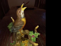 Description Lot 129 - Tivoli Royal Crown Porcelain Songbird