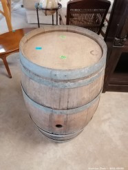 Description 185 - 250 ltr Oak Wine Barrel