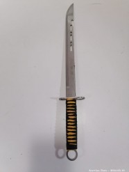 Description Lot 6230 - Knife with Sheath