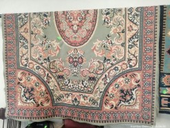 Description 306 Knotted Persian-Style Carpet