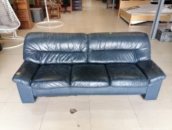 Description 4245 - 3 Seater Leather Couch