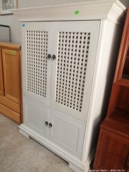 Description 118 White TV Cabinet
