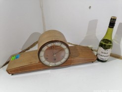 Description 1238 - Mantle Clock