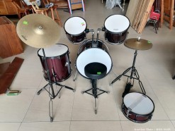 Description 2752 - Set of Jinbao Drums