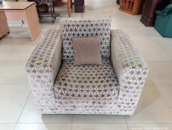 Description 3721 - Lovely Upholstered Armchair