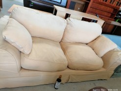 Description 517 Couch