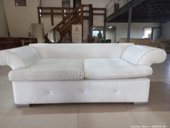 Description 1826 - 1 x 2 Seater White Leather Couch