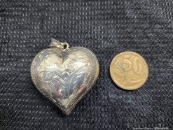 Description Lot 6121 - 925 Heart Shaped Silver Pendant - 8g