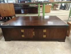 Description 517 - Coffee Table with Storage in Mahogany Finish