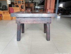 Description 5039 - Solid Wood Table