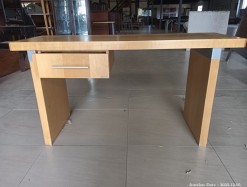 Description 4039 - Wooden Desk with a Drawer