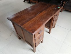Description Lot 1418 - Vintage Solid Wood Writing Desk