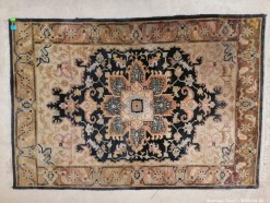 Description 264 - Knotted Persian Carpet