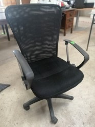 Description 318 Standard Office Chair