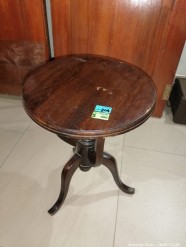 Description 204 - Wooden Side Table