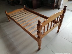 Description 262 - Solid Wood Single Bed (Matches 263)
